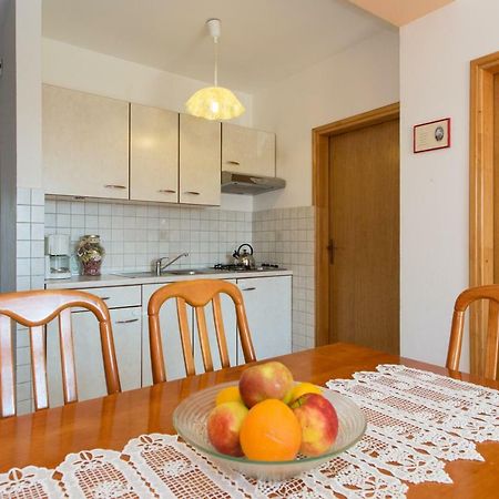 Apartments Bonifacic Punat Exterior photo