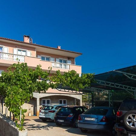 Apartments Bonifacic Punat Exterior photo