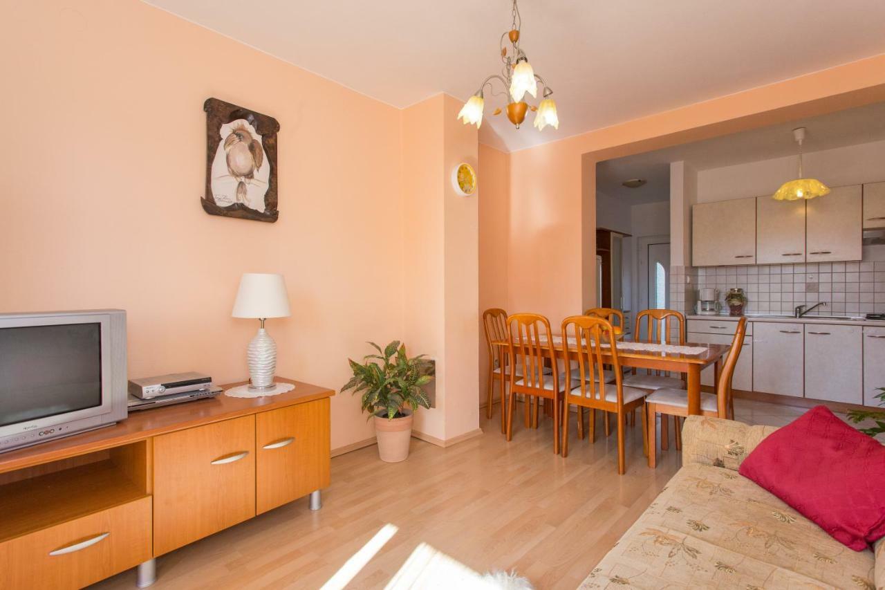 Apartments Bonifacic Punat Exterior photo