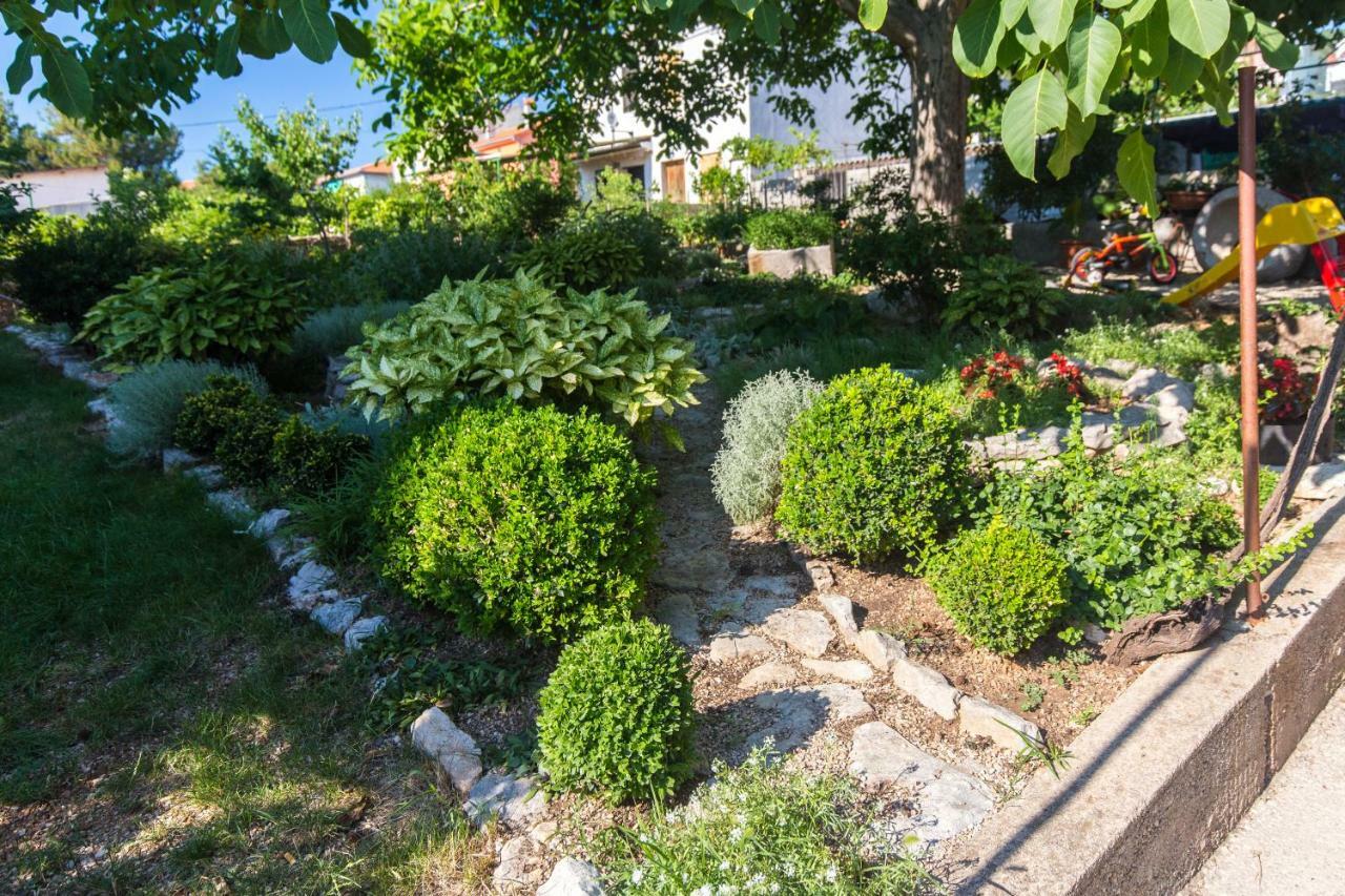 Apartments Bonifacic Punat Exterior photo