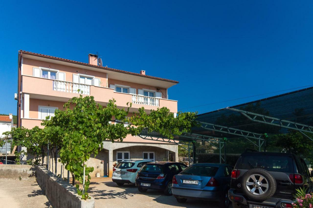 Apartments Bonifacic Punat Exterior photo