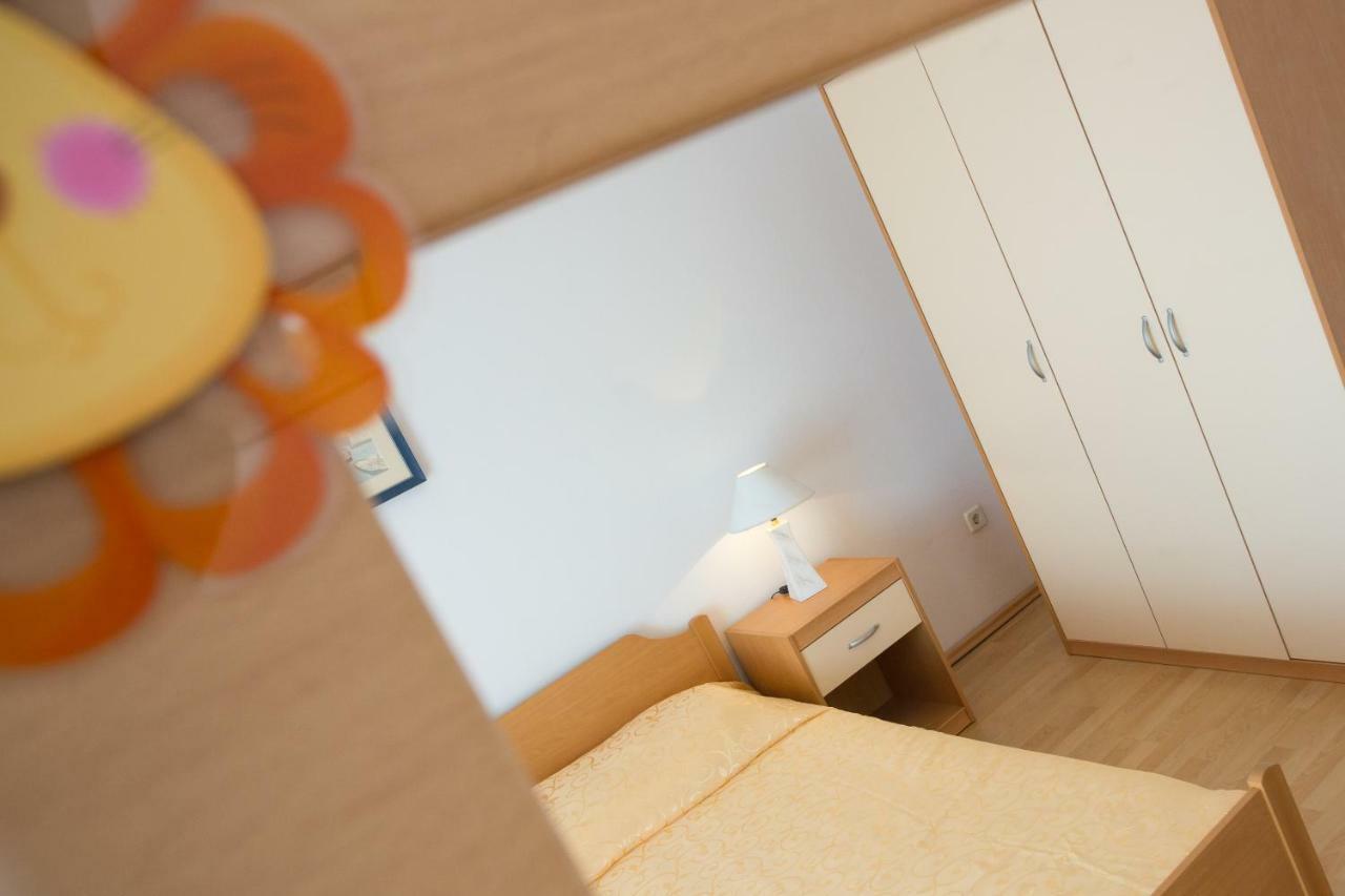 Apartments Bonifacic Punat Exterior photo